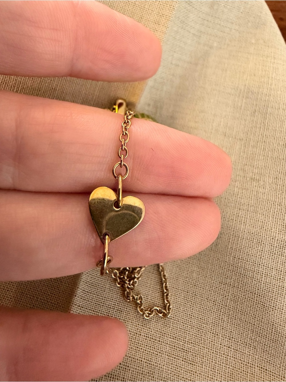 Marc Jacobs Gold Pear Pendant Watch Necklace - Picture 3 of 7